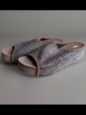 Volatile Women 8 Wedge Sandals Bronze Glitter Slide Comfortable Stylish Design